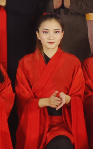 周女士